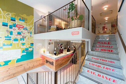 Yeah Barcelona Hostel, Забронировать Хостел Хостелы Барселоны, рядом с Дворец Макая, Хостел