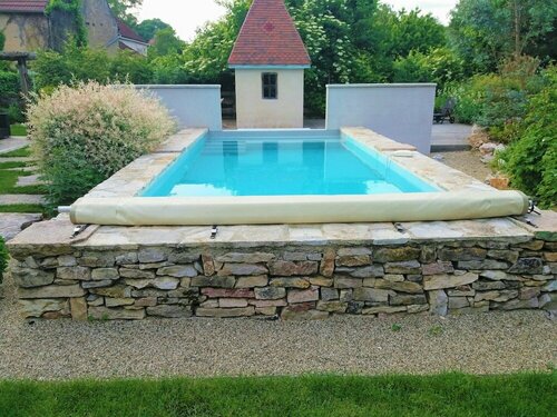 Gite De Pierre et de Lumière, Book Bed and Breakfast Hoteller i Burgund med parkering, Parkering