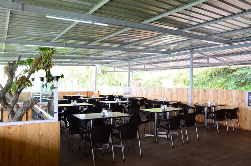OYO 6476 Hotel Panchgani Holiday Home, Забронировать Отель Отели Панчгани с парковкой, Парковка