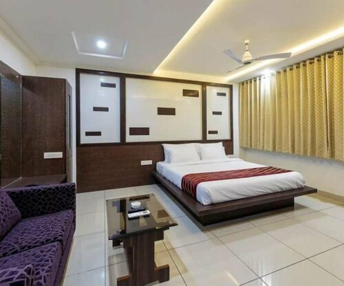 Hotel Radiant Kolhapur, Забронировать Отель Отели Колхапур 3 звезды, рядом с Железнодорожный вокзал Колхапур, 3*