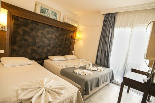 Famous Hotel Marmaris, Забронировать Отель Отели Мармарис с парковкой, Парковка