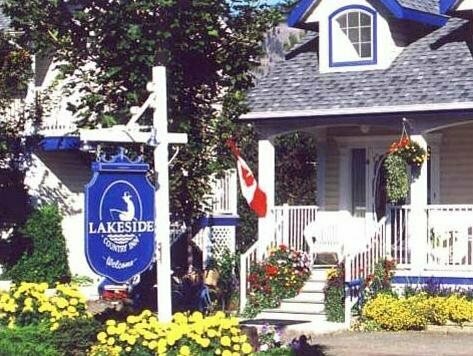 Lakeside Country Inn, Buchen Sie Hotel Savona 