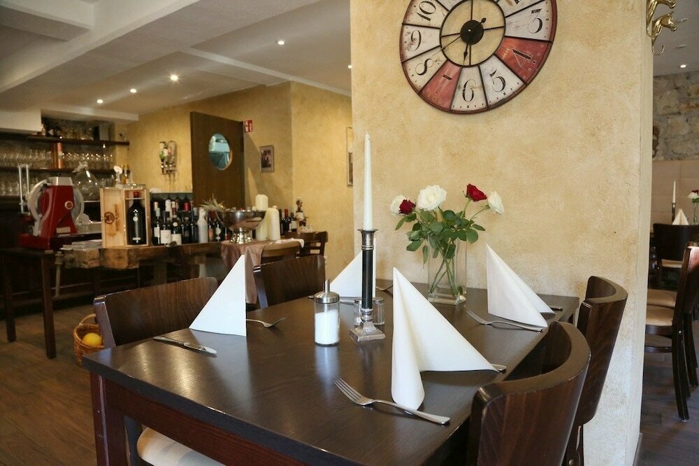 Hotel-il-Cavallino - Toni Pisanelli