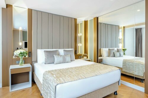 Ayasofya suıtes apart otel, Забронировать Курортный отель Отели Стамбула с парковкой, рядом с Железнодорожный вокзал Сиркеджи, Парковка