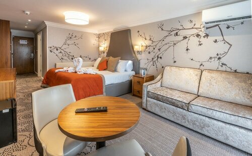 Park Hall Hotel and Spa Wolverhampton, Rezervați Stațiune Hoteluri de afaceri în Merseyside, 4* 5*