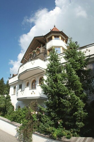 Turmhotel Gschwendt, Забронировать Отель Отели Валле-ди-Казиес с парковкой, Парковка