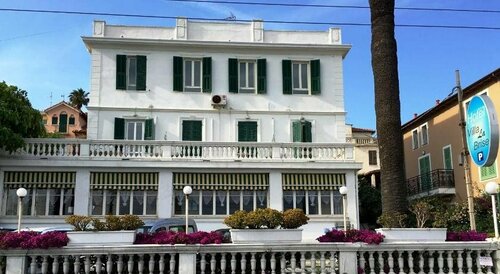 Hotel Villa La Brise, Забронировать Вилла Сан-Ремо Ривьера-дей-Фьори