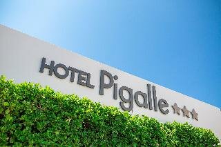 Hotel Pigalle, Забронировать Отель Отели Riviera Ovest с бассейном, Бассейн