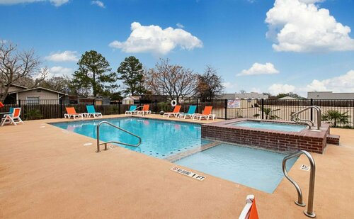 Comfort Inn & Suites Fredericksburg, Забронировать Отель Фредериксберг Texas Wine Country