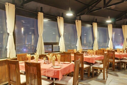 OYO 1279 Tex Palazzo Hotel, Book Hotel Hoteller i Gujarat med parkering, Parkering