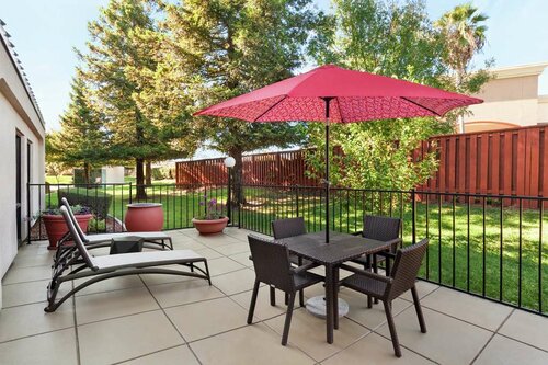 Hampton Inn Tracy, Buchen Sie Hotel Tracy Kalifornien
