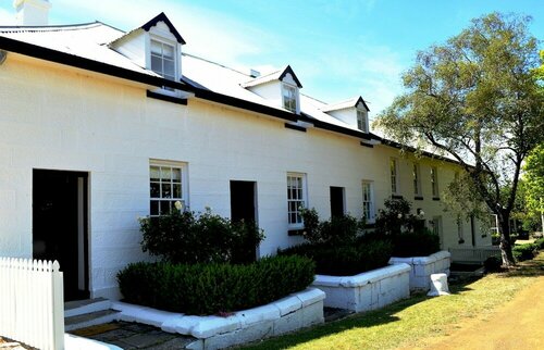 Lythgos Row Colonial Cottages, Book Vacation Home Brighton 