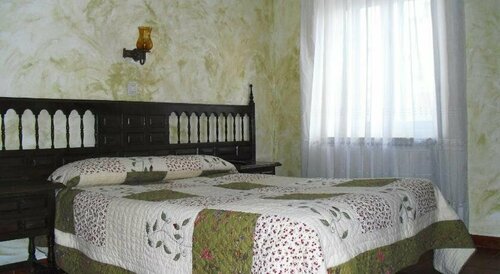Hostal Bellas, Забронировать Хостел Авила Провинция Авила, рядом с Церковь Святого Иоанна Крестителя