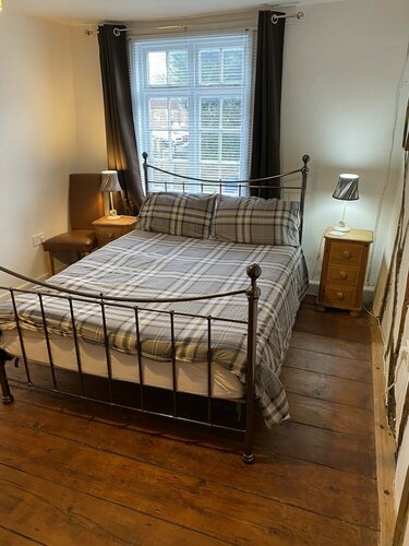 Whitehouse Guest House, Book Pension Hoteller i Cambridgeshire med parkering, Parkering