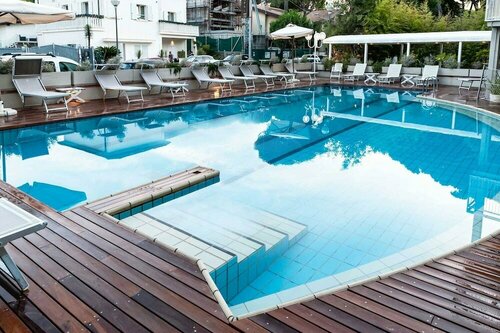 HOTEL TRIONFAL - Fronte Mare - Vicinissimi al Centro, Забронировать Отель Отели Червия 3 звезды, 3*