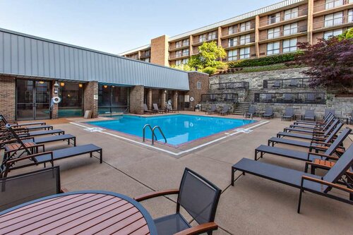 DoubleTree Pittsburgh Green Tree, Book Hotel Hoteller i Pittsburgh med parkering, Parkering