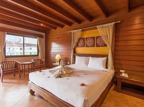 Bel Aire Patong, Забронировать Курортный отель Отели Катху с бассейном, Бассейн
