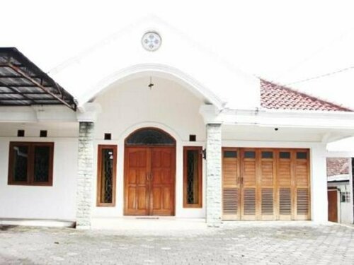 De Nuansa Dago Villa by HouseinBandung, Book Villa Bandung Hotels with a Parking, near Cihampelas Walk, Parking