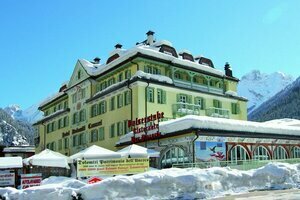 Dolomiti, Забронировать Отель Отели Канацеи с парковкой, рядом с Гондольный подъёмник Пьян Фратачес-Гердеча (нижняя станция), Парковка