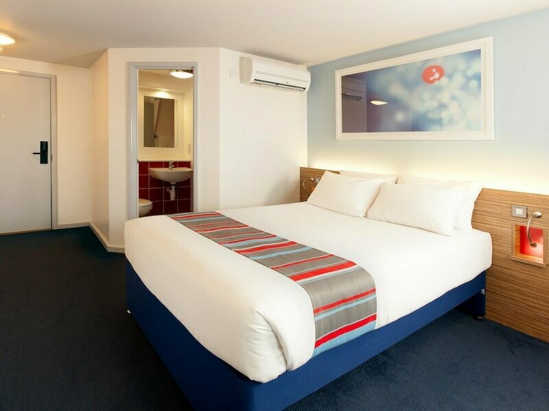 Travel Lodge