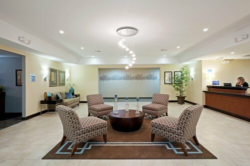 Holiday Inn Express and Suites Meriden, an IHG Hotel, Buchen Sie Hotel Meriden Connecticut