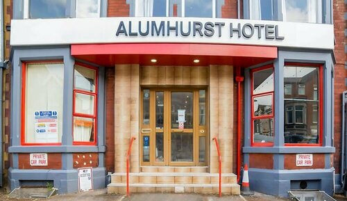 Alumhurst Hotel, Забронировать Отель Блэкпул Ланкашир, рядом с Стадион футбольного клуба «Блэкпул»