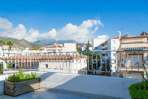 Apartamentos Huertos Canovas Nerja, Забронировать Отель Нерха Axarquía, рядом с Церковь Эль-Сальвадор
