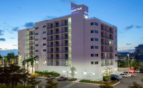Tribute Portfolio Hotel by Marriott, Забронировать Отель Отели Форт-Лодердейл с бассейном, рядом с Roscioli Yachting Center Marina, Бассейн