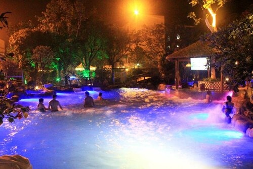 Sunrise Hot Spring Hotel, Rezerwuj Hotel Hotele w Jiangmen z parkingiem, Parking