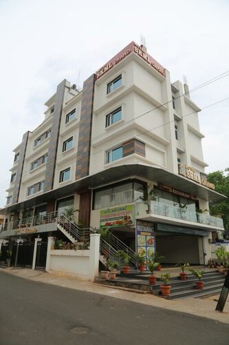 Hotel skml Grand, Забронировать Отель Дабагарденс Вишакхапатнам