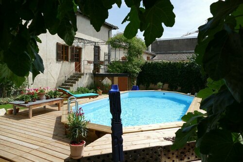 Maison Du figuier, Book Hotel Hoteller i Rhône-Alps med parkering, Parkering