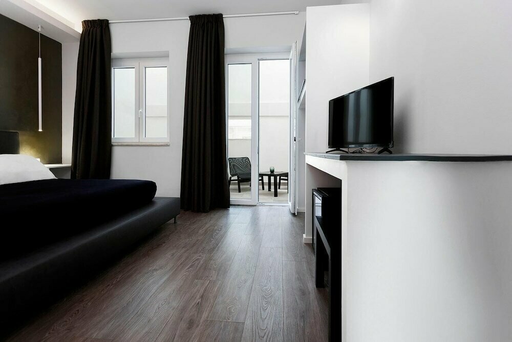 Minimal Rooms