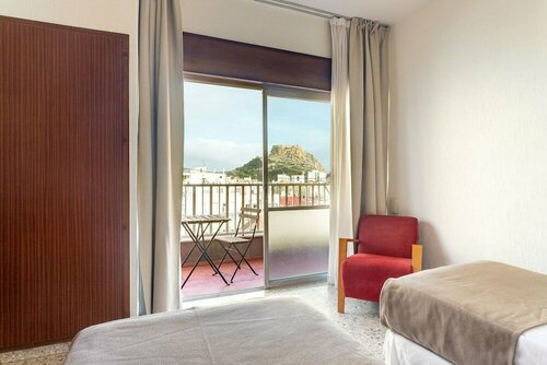 Hotel Leuka, Забронировать Отель Отели Аликанте с парковкой, Парковка