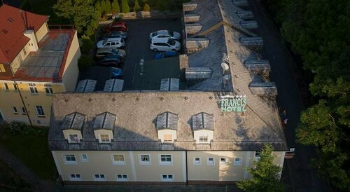 Francis SPA HOTEL, Забронировать Курортный отель Франтишковы-Лазне Рудные горы, рядом с Городской музей Франтишкови-Лазне