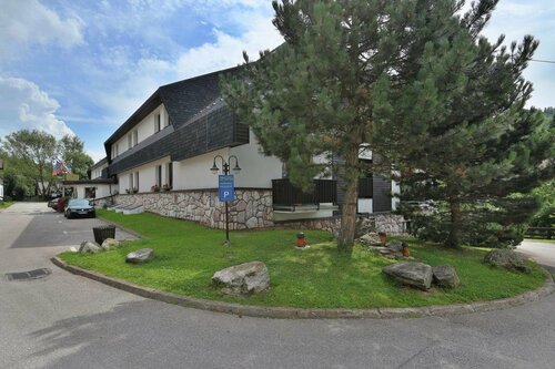 Hotel Aurum Černý Důl, Rezerwuj Hotel Hotele w Kraj hradecki z basenem, Basen