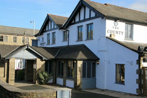 The County Lodge & Brasserie, Book Hotel Hoteller i Carnforth med parkering, Parkering