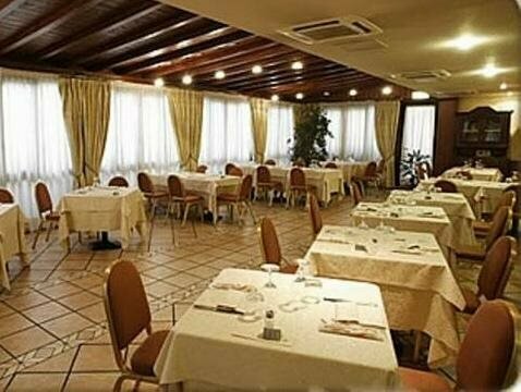 Il Leone D'Oro, Đặt Khách sạn Telgate 