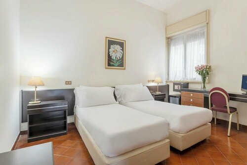Отель Crisol Europa, Забронировать Отель Отели Палермо 3 звезды, рядом с Piazza Castelnuovo, 3*