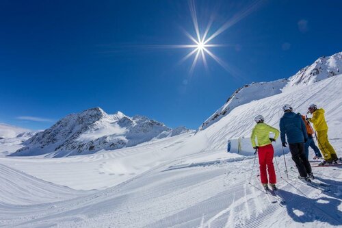 Berghotel Tyrol, Забронировать Отель Отели Сеналес 3 звезды, рядом с Водохранилище Вернаго, 3*