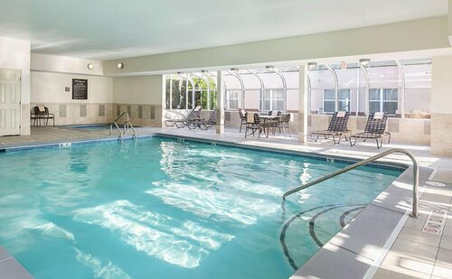 MainStay Suites, Book Hotel Hoteller i Michigan med parkering, Parkering