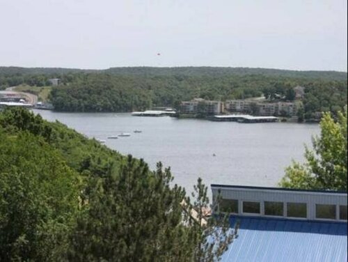 Hawks Nest Lodge, Забронировать Мини-отель Осейдж-Бич Lake of the Ozarks