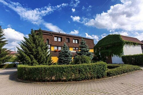 Penzion Karolina Lanškroun, Rezerwuj Hotel Hotele w Kraj hradecki z parkingiem, Parking