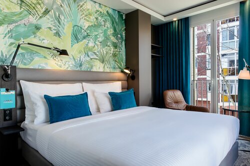 Motel One Barcelona-Ciutadella, Забронировать Мотель Отели Барселоны с парковкой, рядом с Sinagoga Major, Парковка