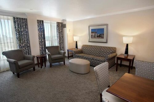 President Abraham Lincoln - A Doubletree by Hilton Hotel, Prenota Hotel Springfield Indiana