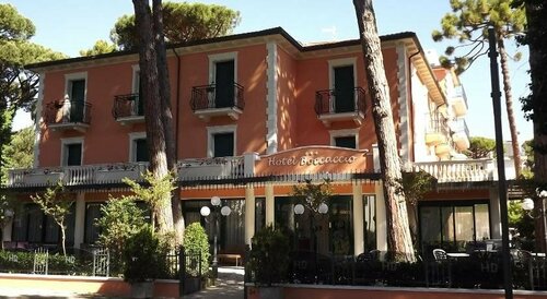 Hotel Boccaccio-free parking, Забронировать Отель Отели в центре Червия, в центре