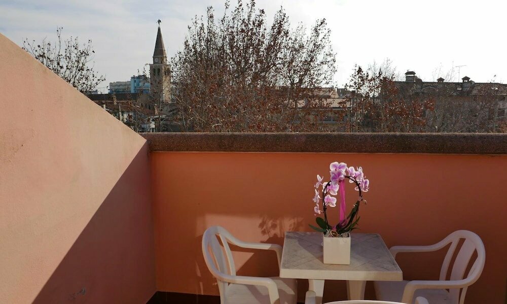 Hotel Antares Meuble