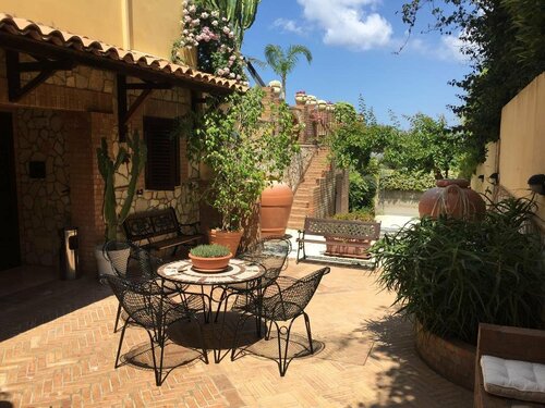 B&B La Collina Felice, Book Bed and Breakfast Hoteller i Reggio di Calabria med pool, Swimmingpool