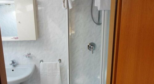 Hotel Ristorante Al Bassanello, Забронировать Отель Отели Бассано-дель-Граппа 3 звезды, 3*