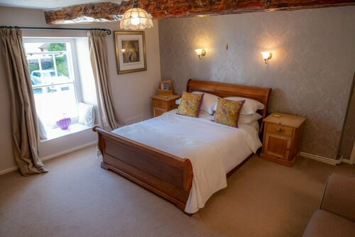 Ty Mawr Country Hotel, Prenota Hotel  