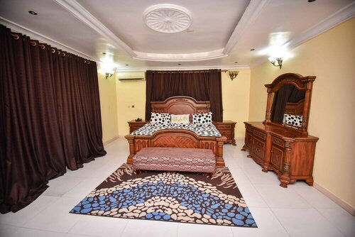Topaz Luxury Suites & Apartments, Reserva ahora Apartamento Hoteles en Eti-Osa con piscina, Piscina